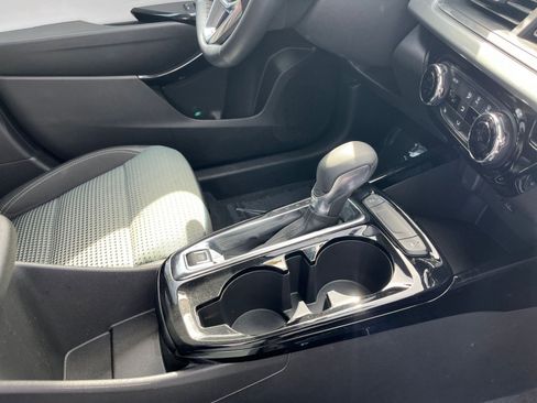 Used 2025 Chevrolet Trax LT w/ LT Convenience Package image 42