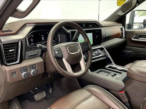 Used 2025 GMC Sierra 3500 Denali w/ Denali Reserve Package image 14