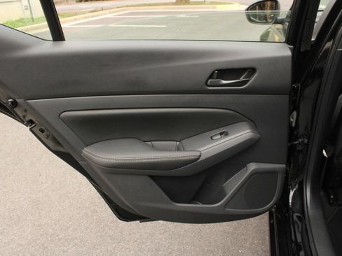 Used 2025 Nissan Altima 2.5 SV FWD image 21