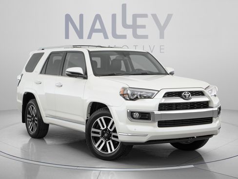 Used 2020 Toyota 4Runner SR5 Premium w/ Moonroof Package AWD/4WD image 7