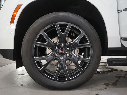 Used 2025 GMC Yukon Denali w/ Denali Reserve Package AWD/4WD image 36