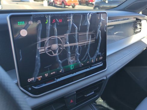 New 2026 Volkswagen Tiguan SE R-Line image 12