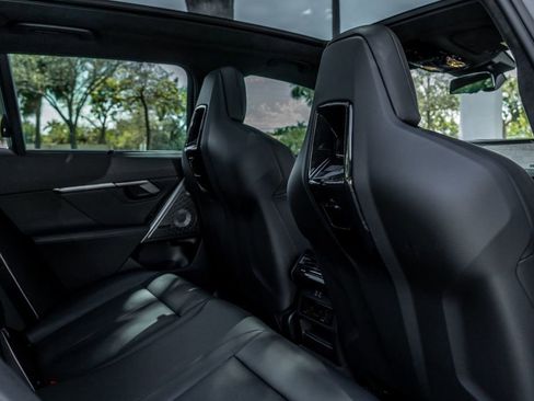 Used 2025 BMW M5 Touring image 25