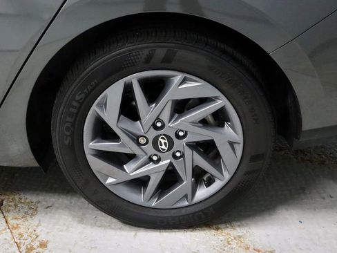 Certified 2024 Hyundai Elantra SEL image 19