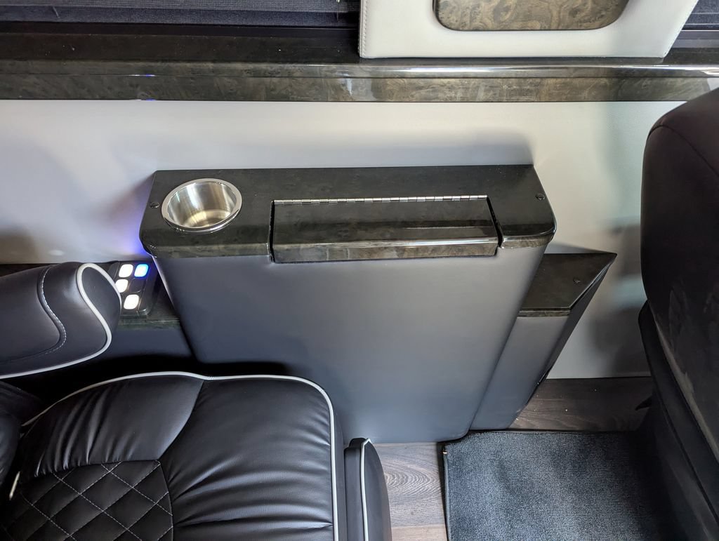 Used 2017 Mercedes-Benz Sprinter 2500 image 41