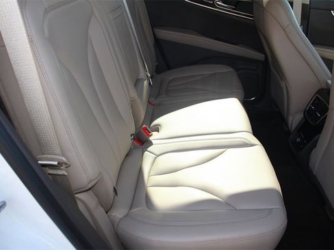 Certified 2022 Lincoln Nautilus AWD w/ Premium Package image 20