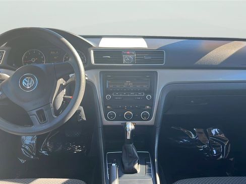 Used 2012 Volkswagen Passat 2.5 S image 9