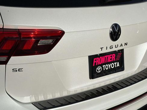Used 2023 Volkswagen Tiguan SE R-Line image 7