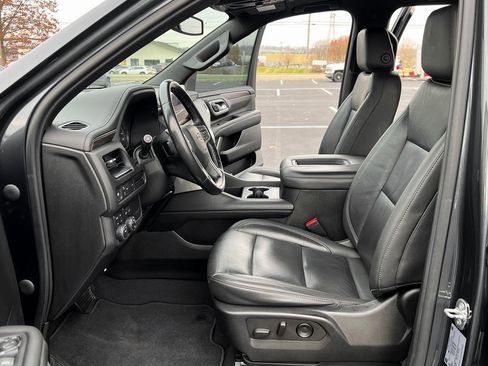 Used 2021 Chevrolet Suburban Z71 image 3