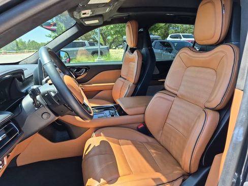 Used 2023 Lincoln Aviator Black Label w/ Dynamic Handling Package AWD/4WD image 21