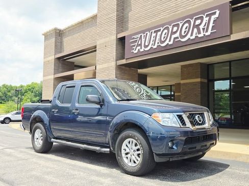 Used 2015 Nissan Frontier SV w/ SV Value Truck Package RWD image 5