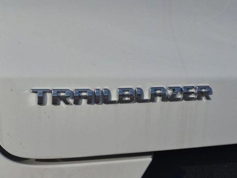 New 2026 Chevrolet TrailBlazer LT FWD image 17