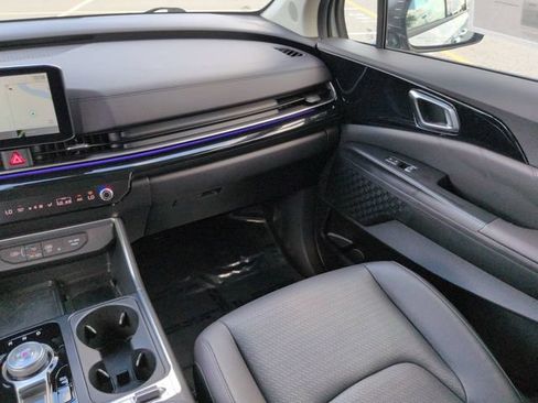 Used 2025 Kia Carnival SX Prestige FWD image 17