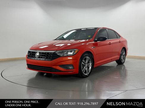 Used 2020 Volkswagen Jetta R-Line FWD image 1