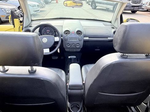 Used 2007 Volkswagen Beetle Convertible w/ Package 1 FWD image 39