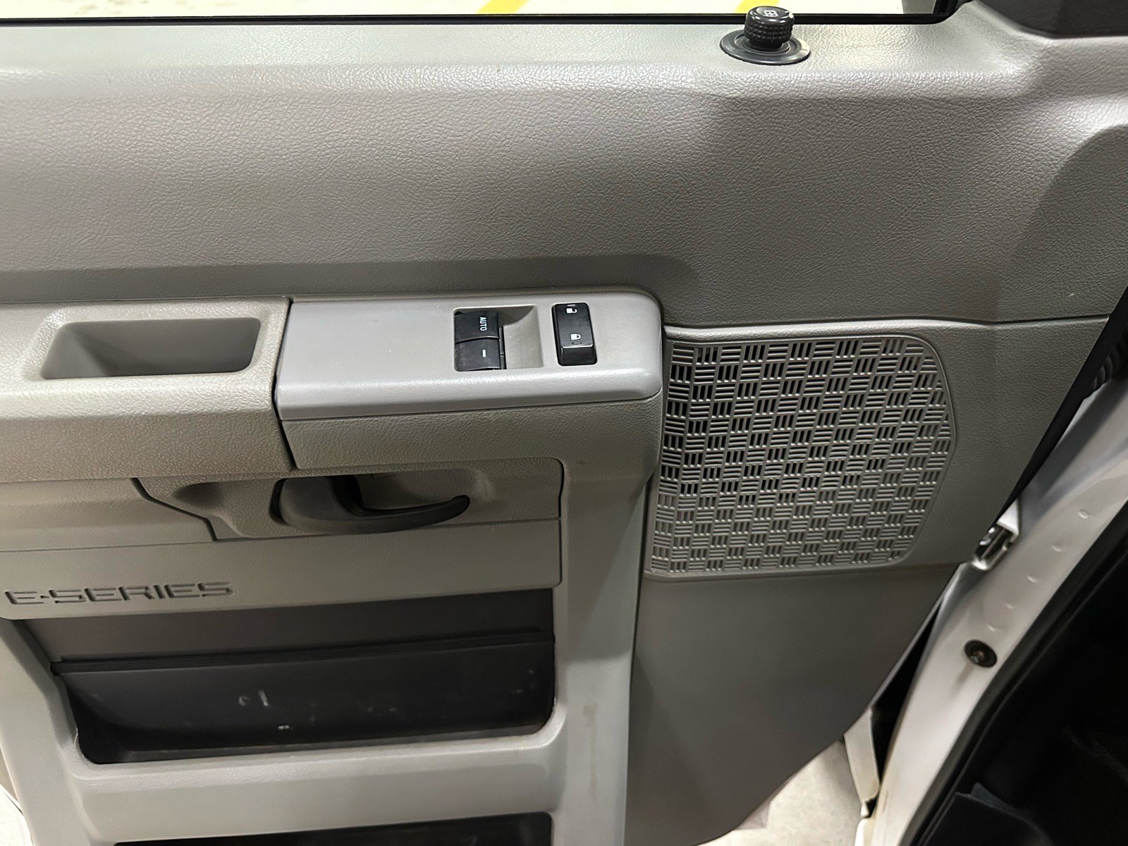 Certified 2024 Ford E-350 and Econoline 350 Super Duty w/ Power Windows & Locks Group RWD image 18