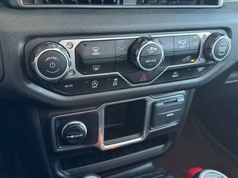 Used 2024 Jeep Wrangler Unlimited Sport AWD/4WD image 20