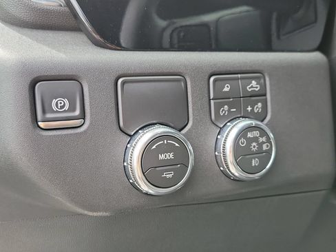 Used 2026 GMC Sierra 1500 SLT RWD image 11