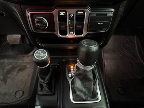 Used 2021 Jeep Wrangler Unlimited Sport AWD/4WD image 33