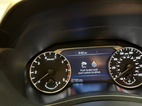 Used 2025 Nissan Altima 2.5 SV image 40