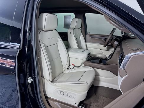 Used 2026 GMC Yukon Denali w/ Sun & Power Step Package AWD/4WD image 31