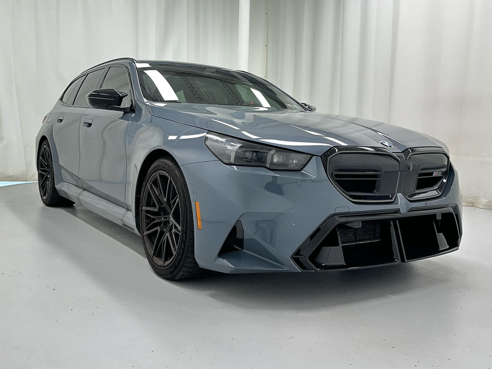 Used 2027 BMW M5 Touring AWD/4WD image 1