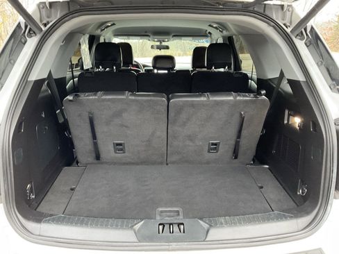 Used 2021 Ford Explorer XLT w/ Equipment Group 202A image 26