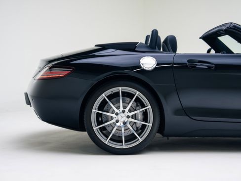 Used 2012 Mercedes-Benz SLS AMG image 19
