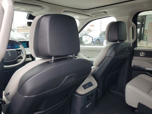 New 2026 Lincoln Navigator Reserve w/ Jet Appearance Package image 28