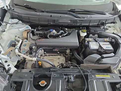 Used 2019 Nissan Rogue SV FWD image 29