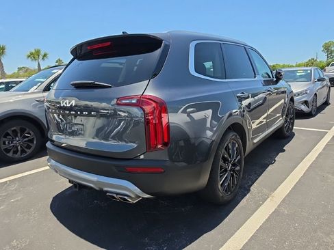 Certified 2022 Kia Telluride SX w/ Towing Package FWD image 17