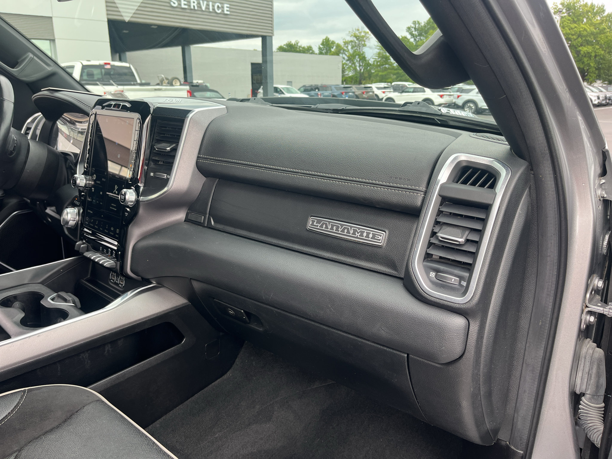 Used 2022 RAM 1500 Laramie w/ Sport Appearance Package AWD/4WD image 31