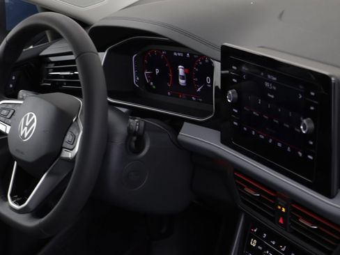 New 2026 Volkswagen Jetta SEL FWD image 22