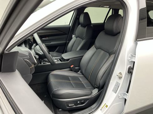 Certified 2025 MAZDA CX-50 2.5 Hybrid w/ Premium Plus Pkg image 11