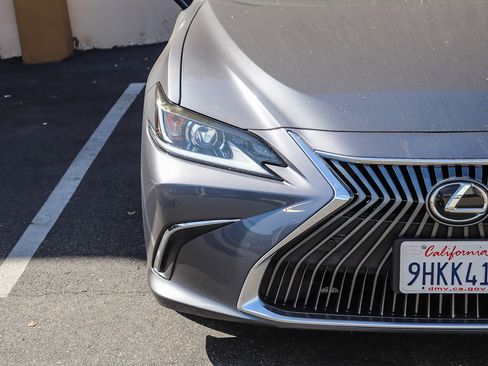 Used 2021 Lexus ES 350 w/ Premium Package image 3