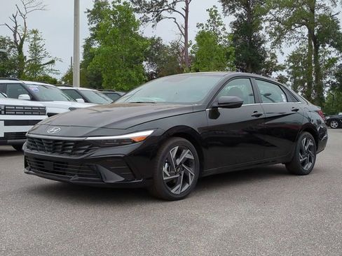 New 2026 Hyundai Elantra Limited FWD image 2