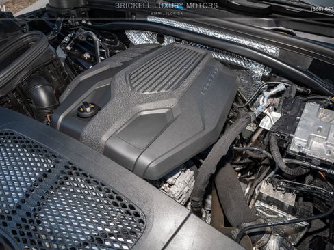 Used 2024 Porsche Macan image 40