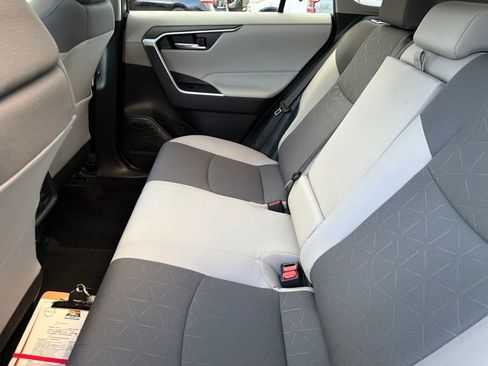Used 2025 Toyota RAV4 XLE w/ Convenience Package image 31