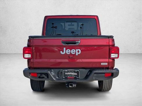 Used 2021 Jeep Gladiator Overland image 7