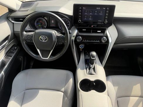 Used 2021 Toyota Venza LE AWD/4WD image 19