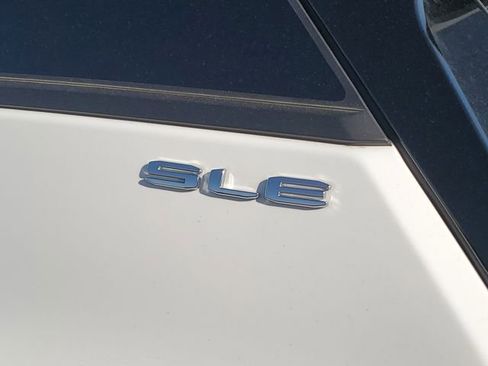 Certified 2022 GMC Terrain SLE w/ Driver Convenience Package FWD image 36