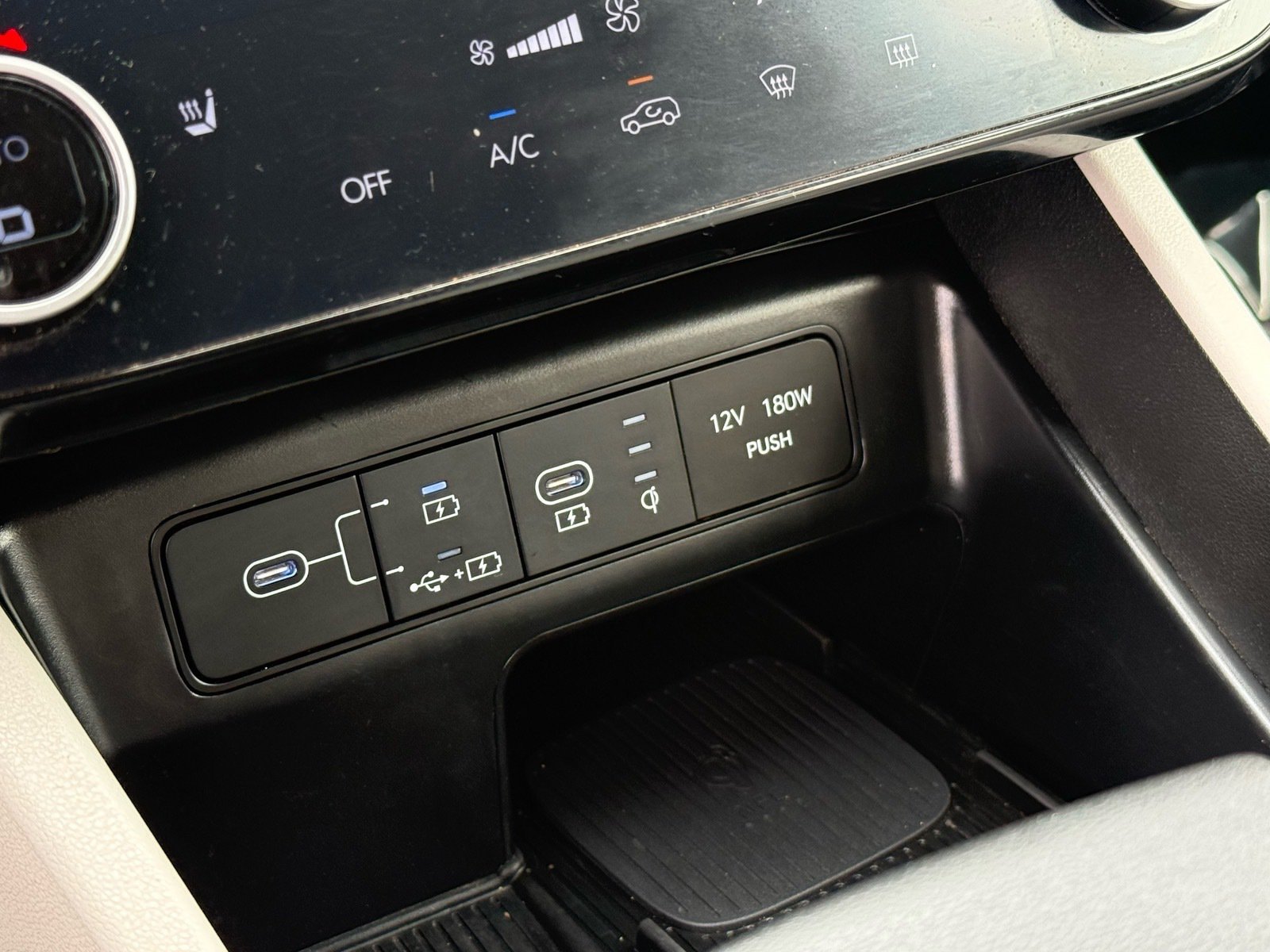 Used 2025 Hyundai Tucson SEL FWD image 24