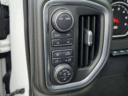 Used 2020 Chevrolet Silverado 1500 High Country w/ Technology Package image 17