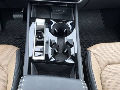 Used 2024 Volkswagen Atlas Cross Sport SE FWD image 18