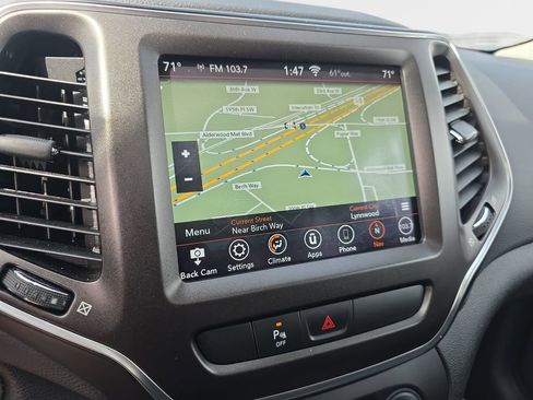 Used 2020 Jeep Cherokee Trailhawk w/ Comfort/Convenience Group AWD/4WD image 26