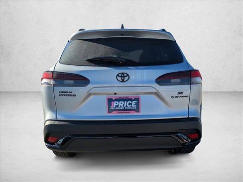 Used 2026 Toyota Corolla Cross SE image 7