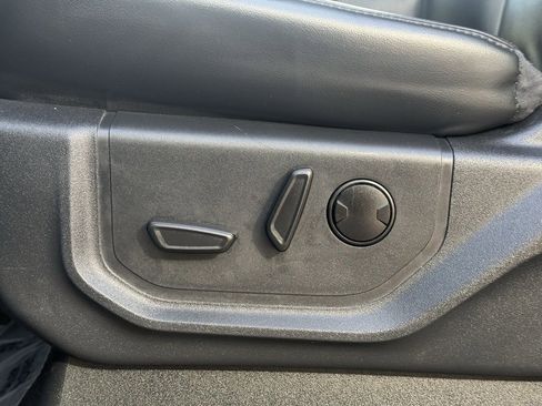 Used 2024 Ford Expedition Max XLT image 12