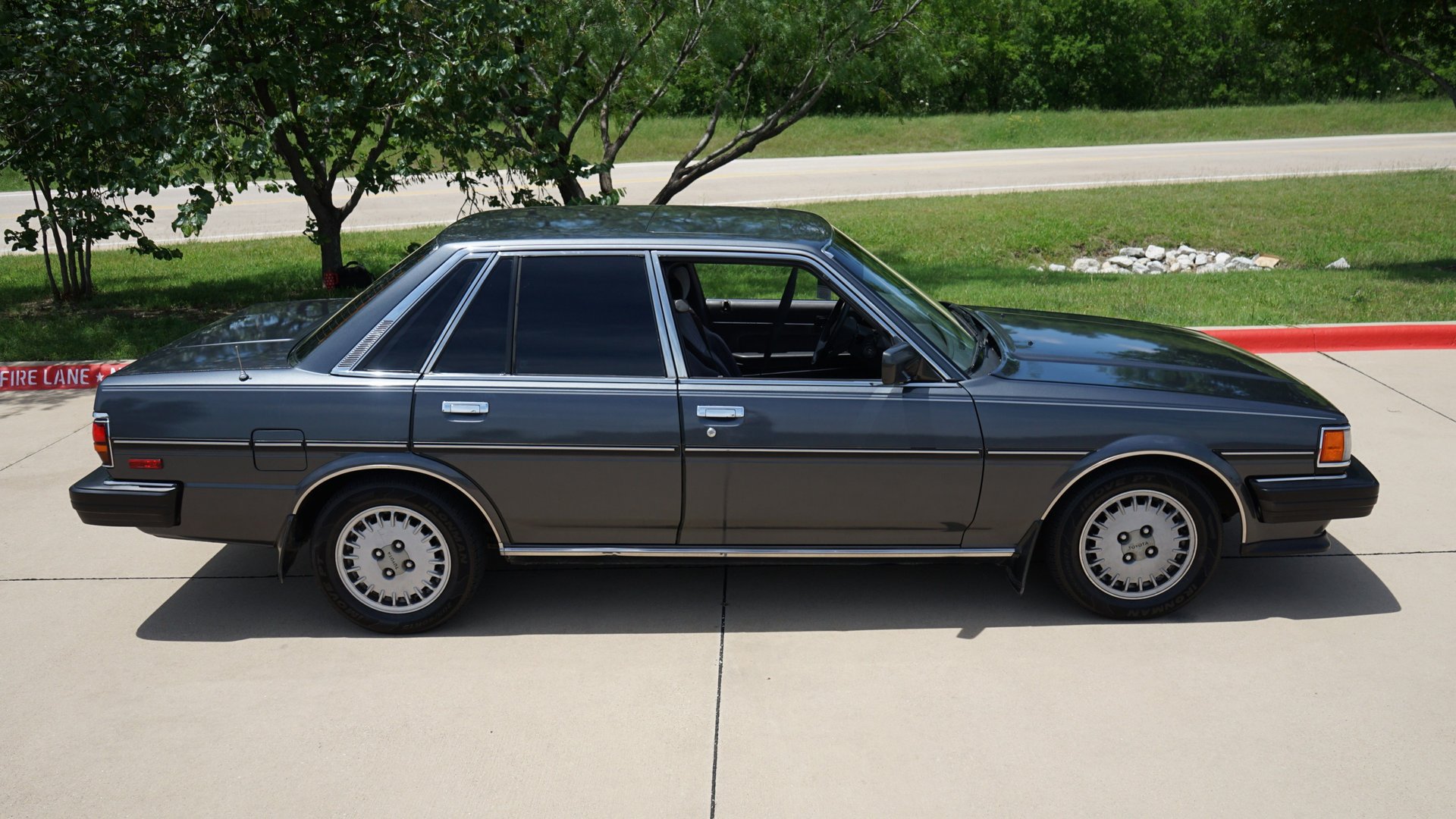 Used 1987 Toyota Cressida Sedan RWD image 17