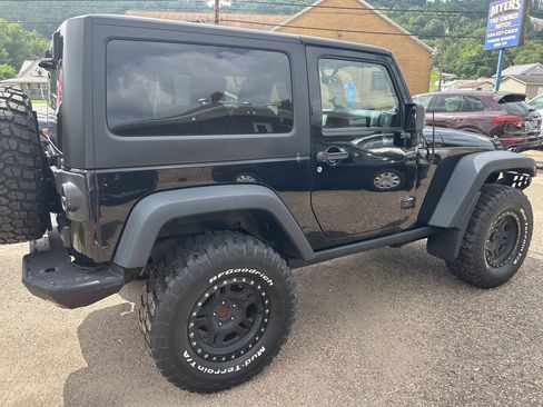 Used 2013 Jeep Wrangler Sport w/ Connectivity Group AWD/4WD image 4