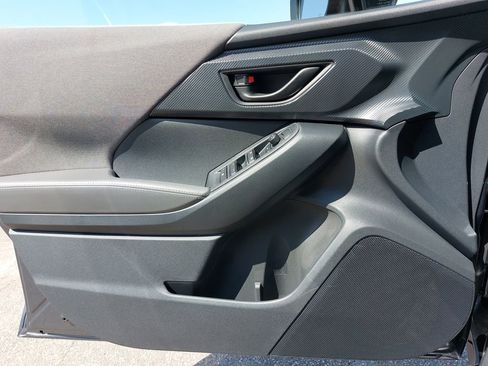 Used 2025 Subaru Crosstrek 2.0i Premium image 25